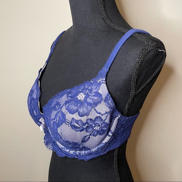 [Victoria’s Secret] Body By Victoria Lined Demi - Picture 5 of 8